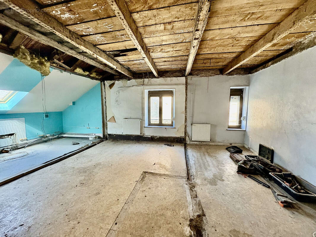 Appartement à CHAMPAGNEY