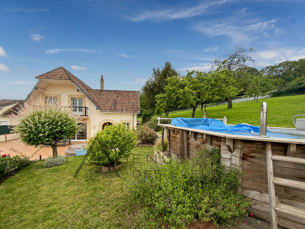 Maison à OISSEL