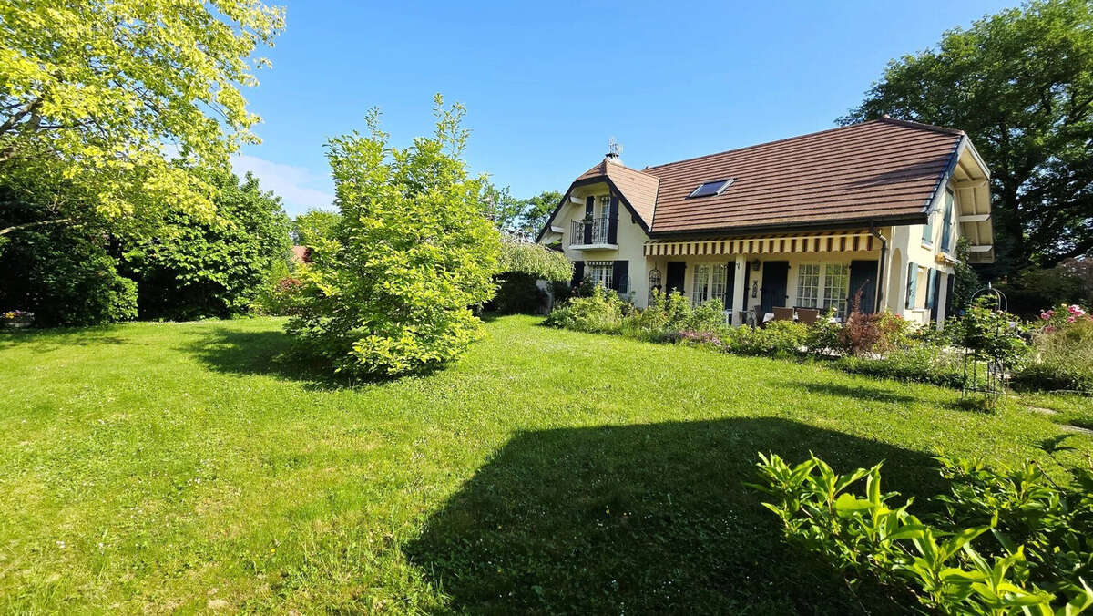 Maison à CHENS-SUR-LEMAN