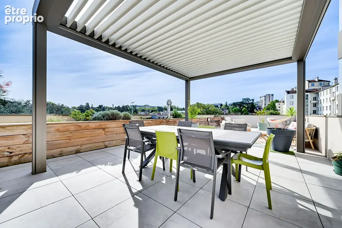 Duplex de 120.29 m2 avec terrasse - Monchat - photo 3