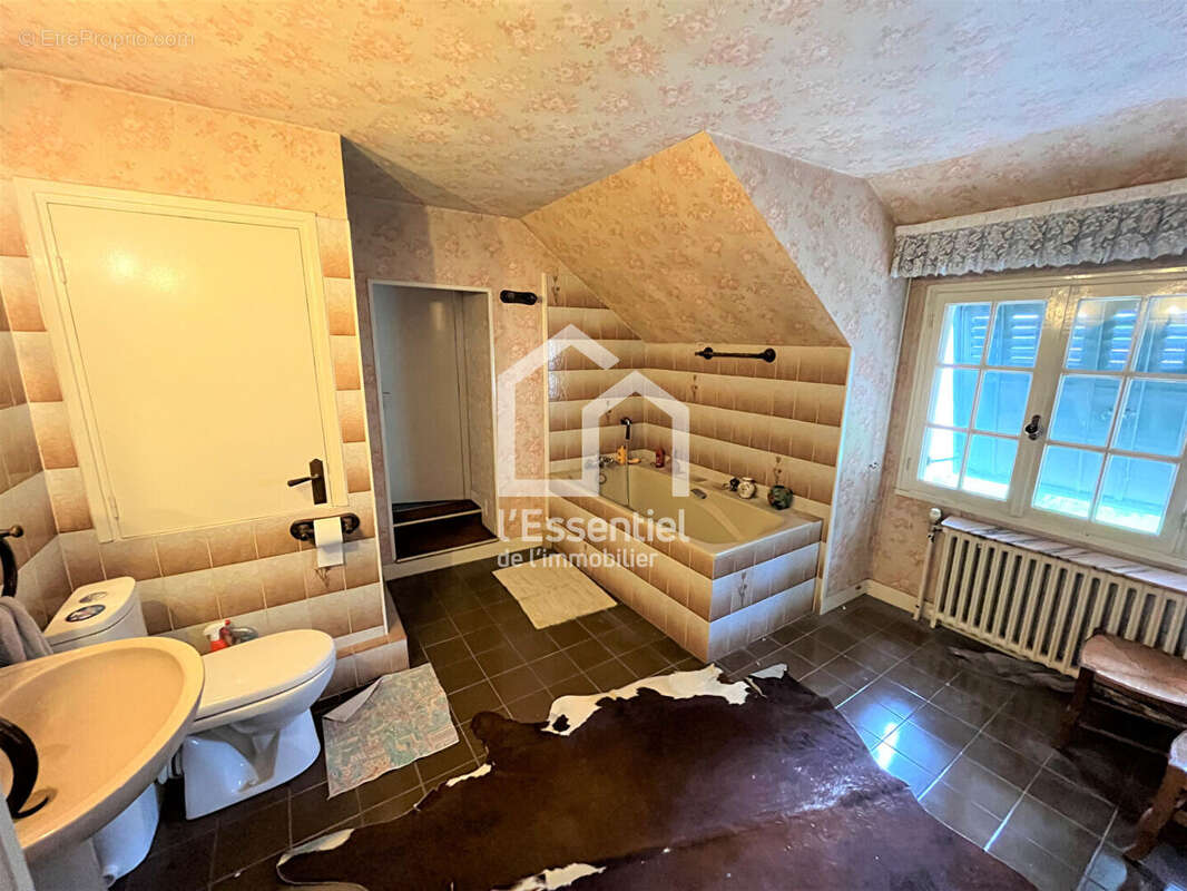 Maison à CHANTELOUP-LES-VIGNES