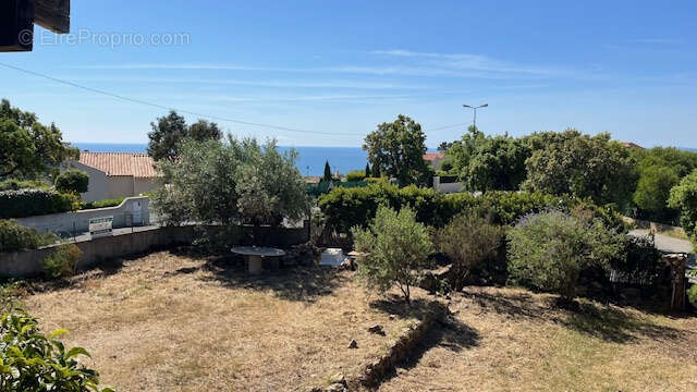 Maison à ROQUEBRUNE-SUR-ARGENS