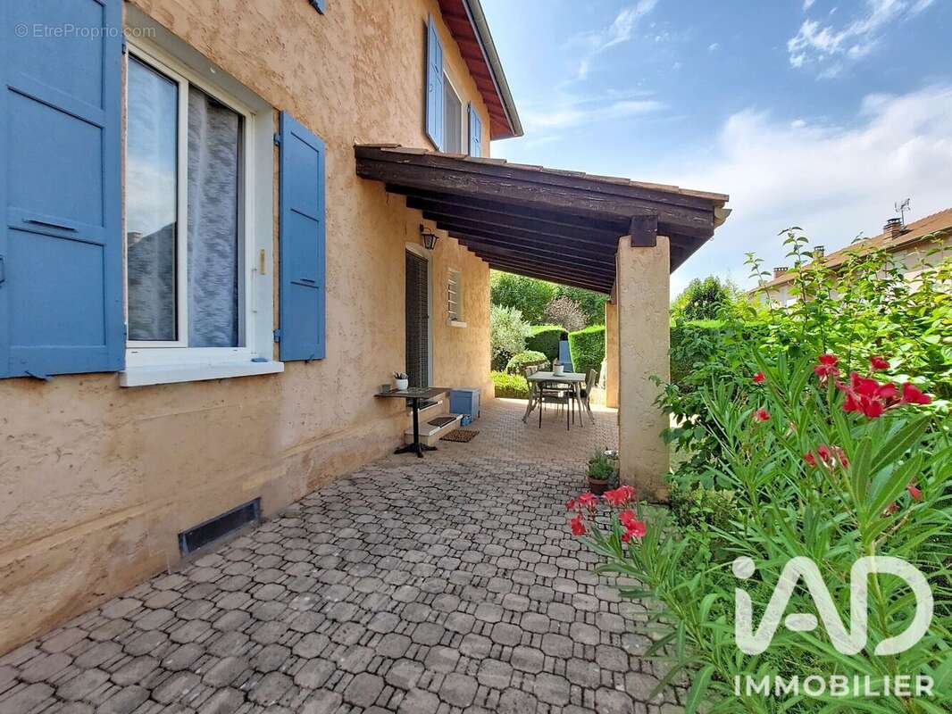 Appartement 105 m² à Chateau-Arnoux-Saint-Auban  - photo 4