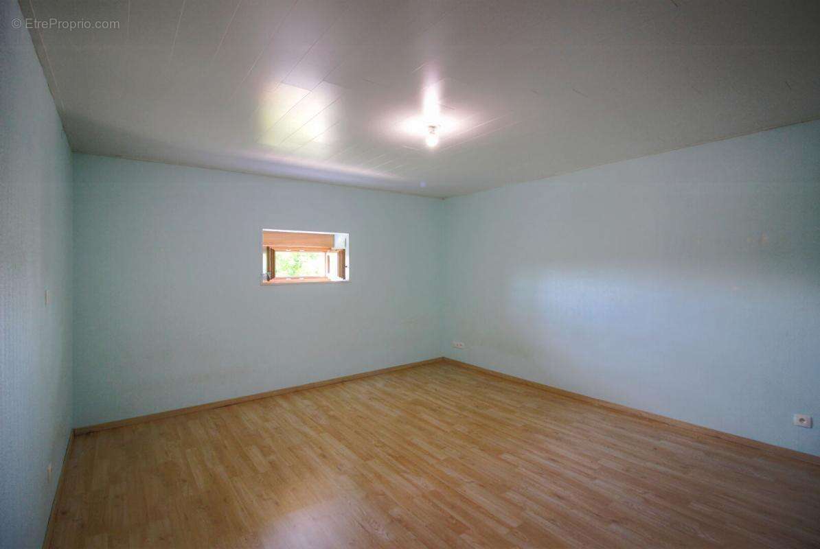 Maison à FONTAINE-FRANCAISE