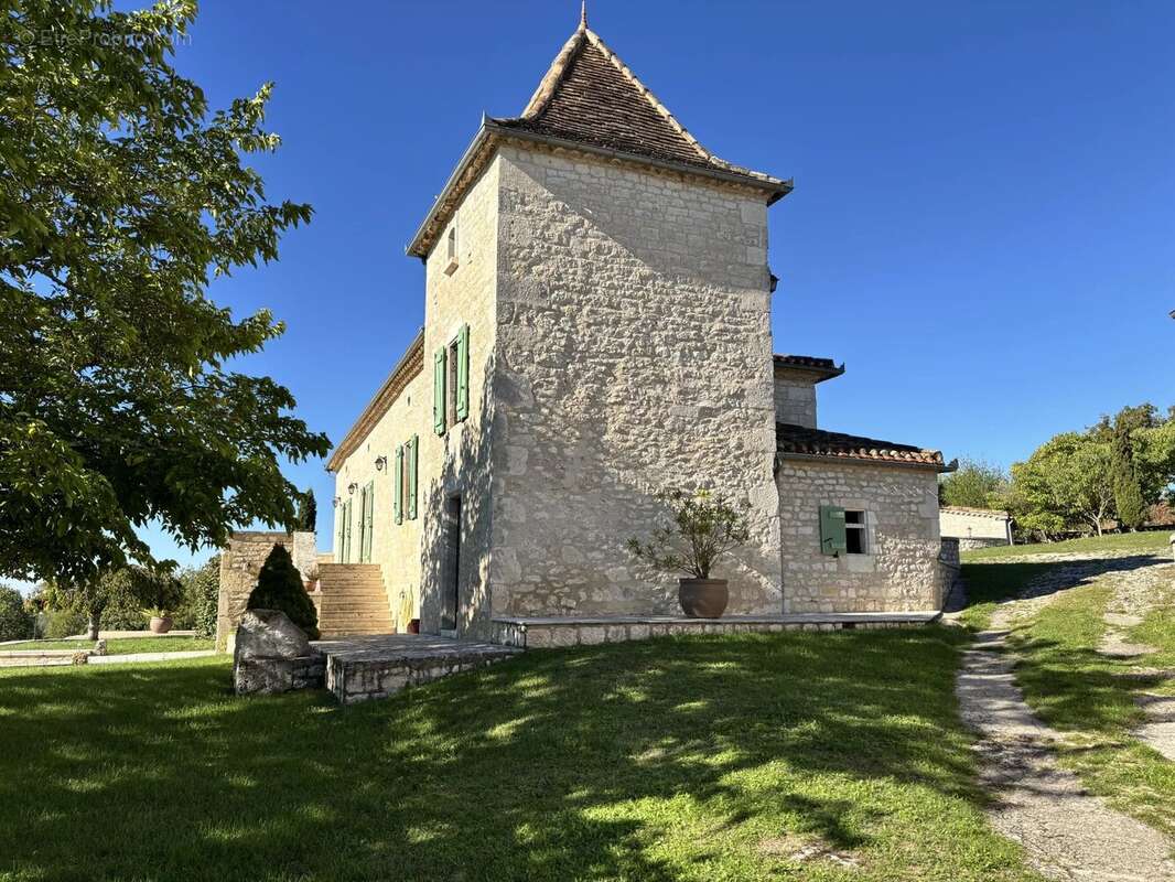 Maison à MONTCUQ