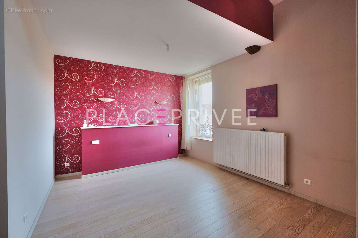 Maison à CHOLOY-MENILLOT