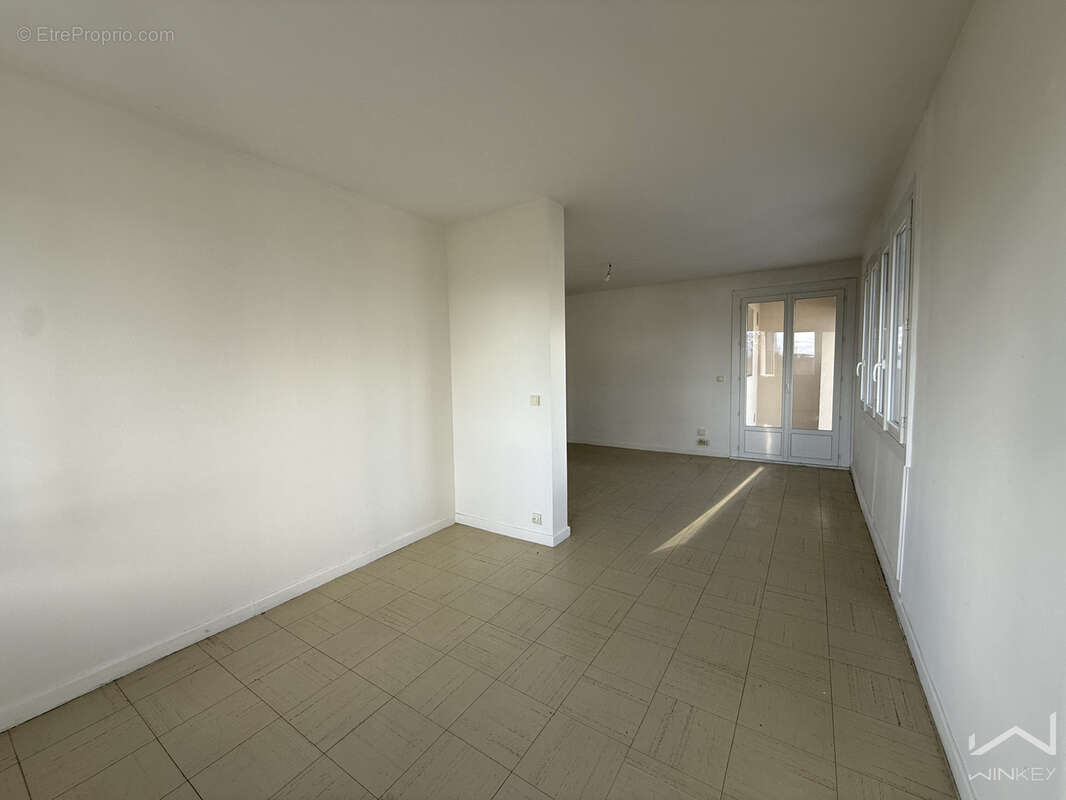 Appartement à PIERRELATTE