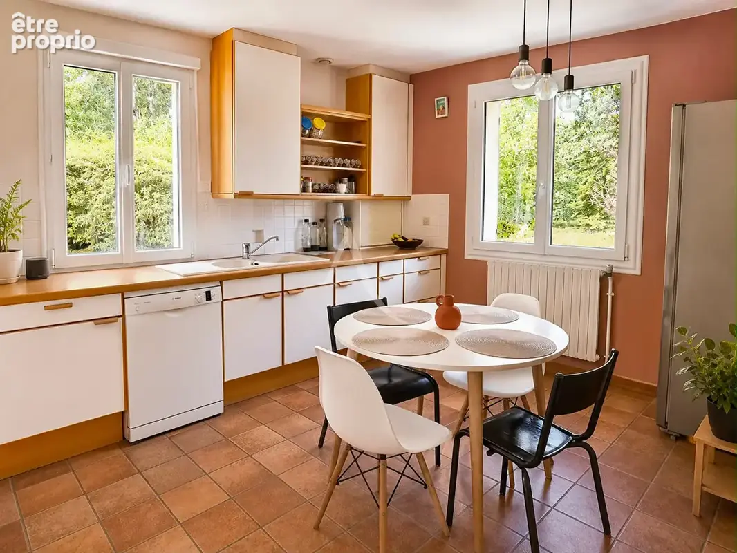 Maison 6 chambres avec sous-sol et dépendance - photo 5