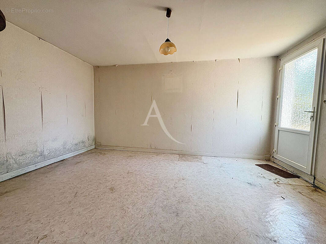 Maison Nieuil L Espoir 4 pièce(s) 89 m2 - photo 6