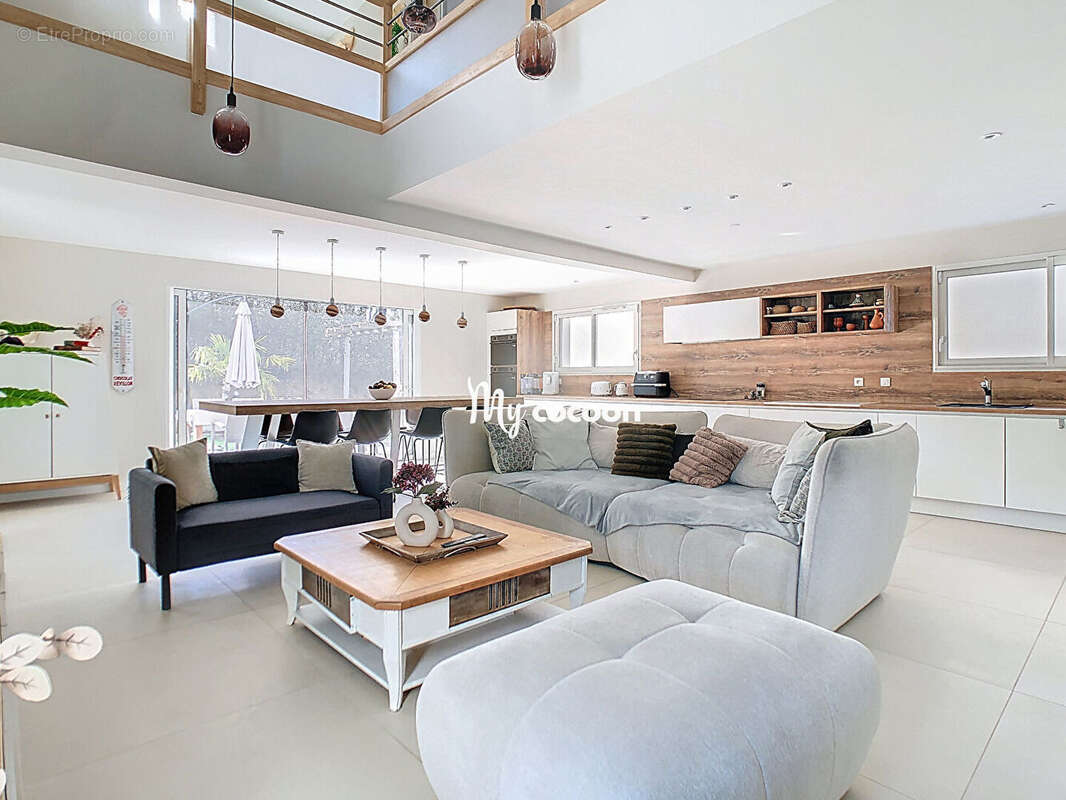 Maison - T5 - 145 m² - photo 4