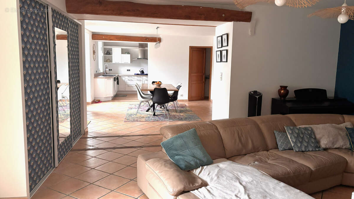 Maison à ETOILE-SUR-RHONE