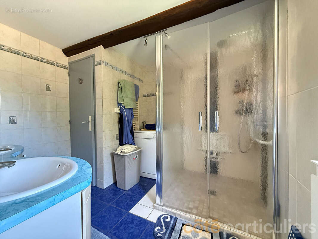 Maison à SAINT-BONNET-TRONCAIS