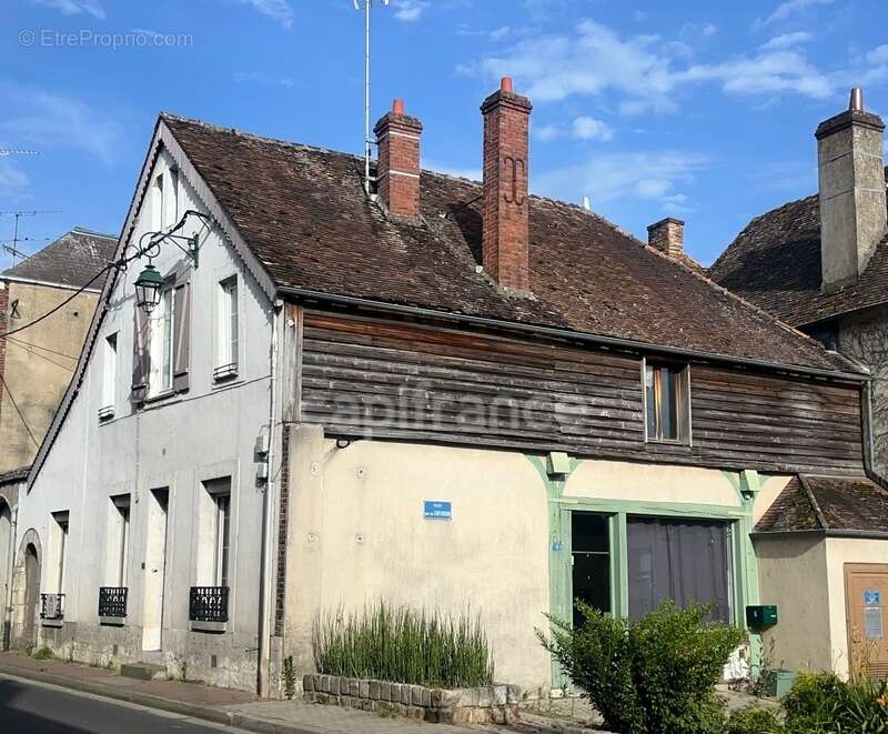 Maison de ville de caractère au coeur de CHÂTEAU RENARD (45) - 4 pièces - idéal primo accédant ou investisseur ou activité profe - photo 12