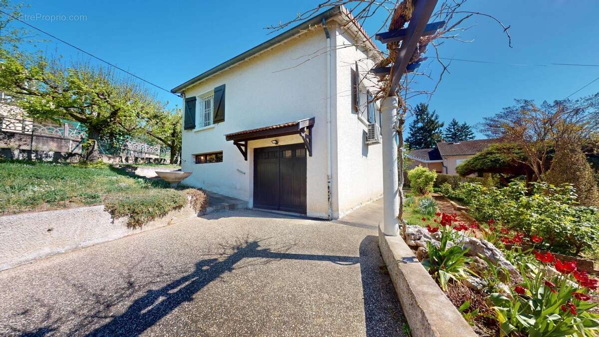 Maison à SAINTE-FOY-LES-LYON