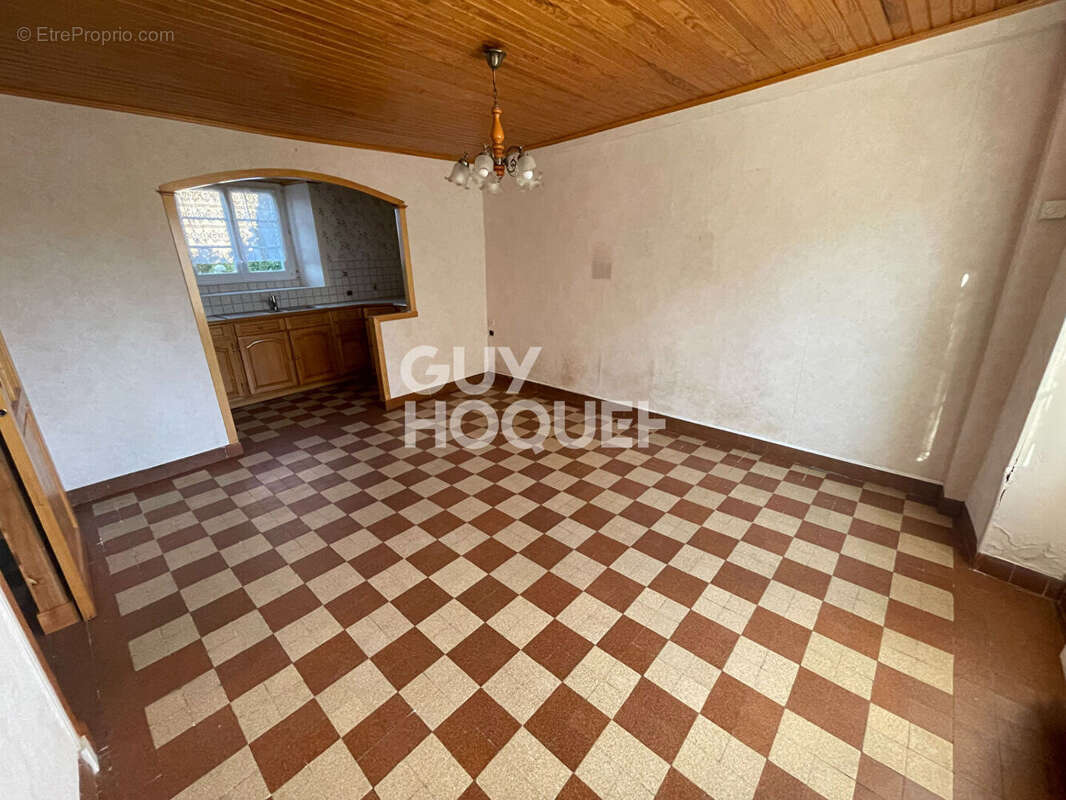 Maison à DOL-DE-BRETAGNE