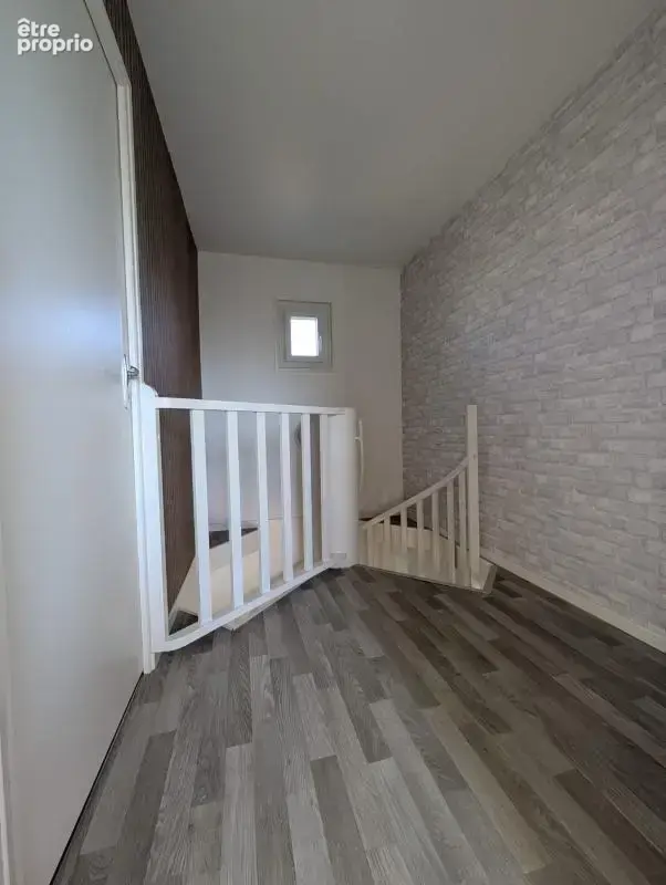 A vendre-cosne d'allier-maison habitable de suite-jardin-garage-82400 €-pas de frais d'agence* - photo 4