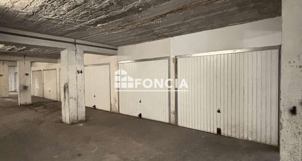 Parking à MARSEILLE-13E