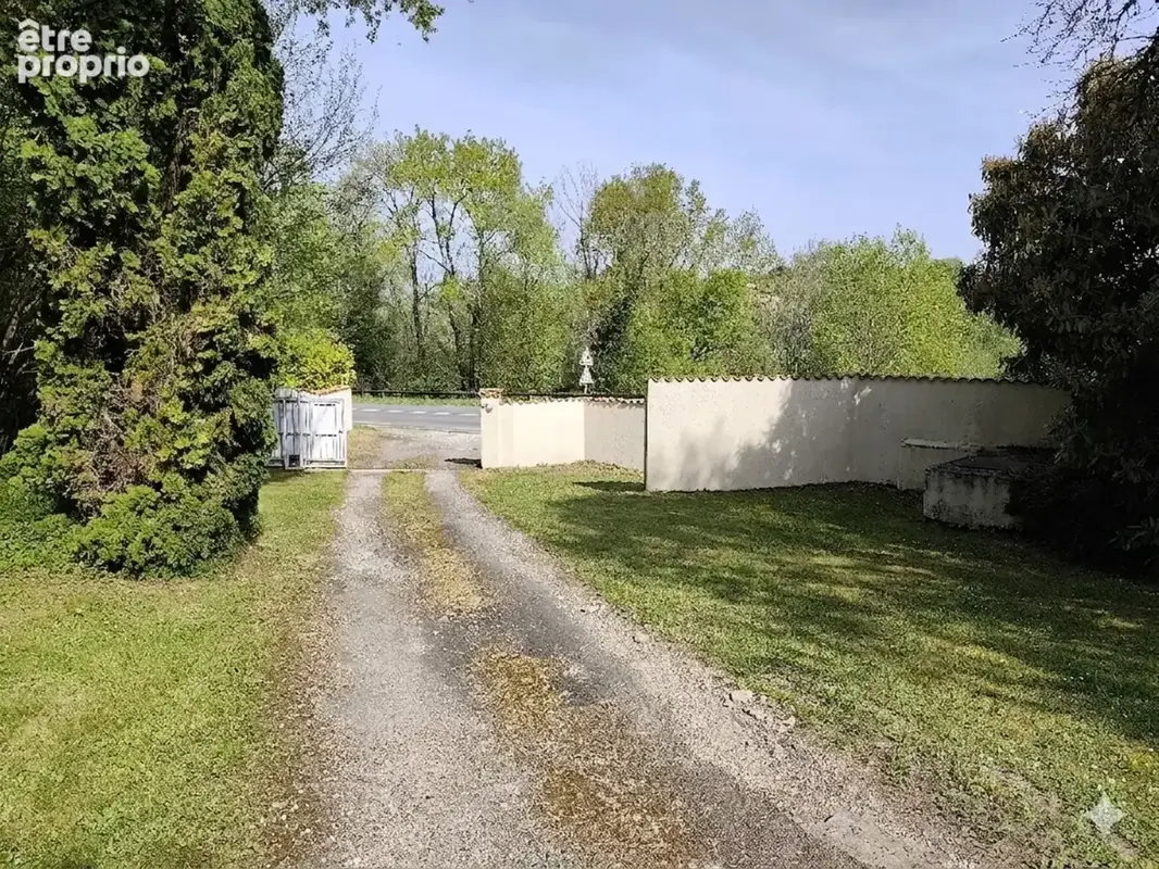 Maison à vendre 7 pièces VOEUIL ET GIGET (16) - photo 6