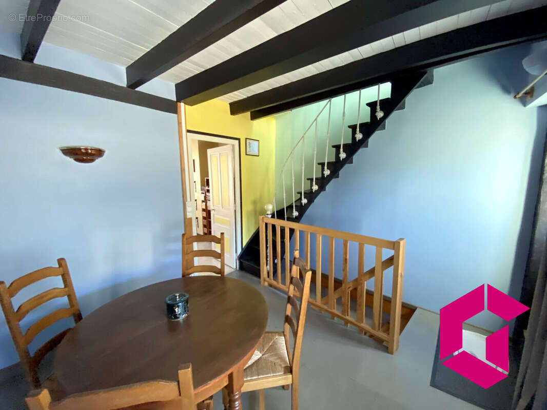 Maison à CRAPONNE-SUR-ARZON