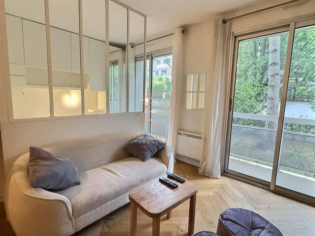 Appartement à SAINT-MAUR-DES-FOSSES