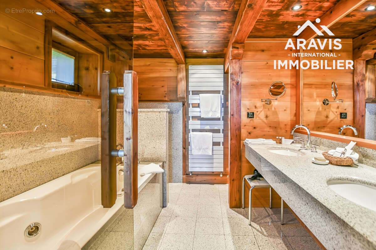 Maison à ARACHES-LA-FRASSE