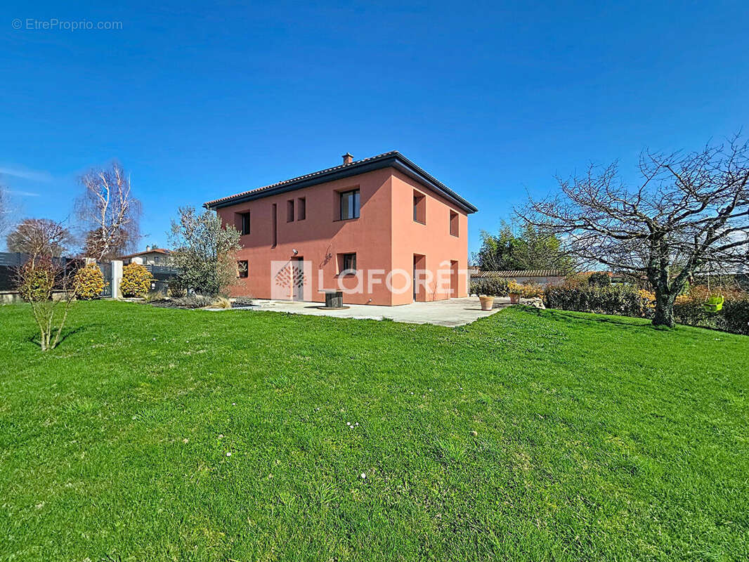 Maison à POLLIAT