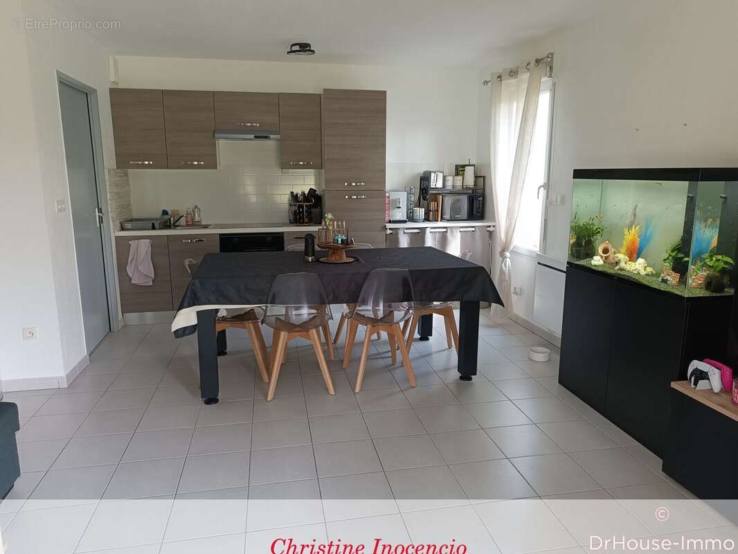 Appartement à SAINT-YZAN-DE-SOUDIAC