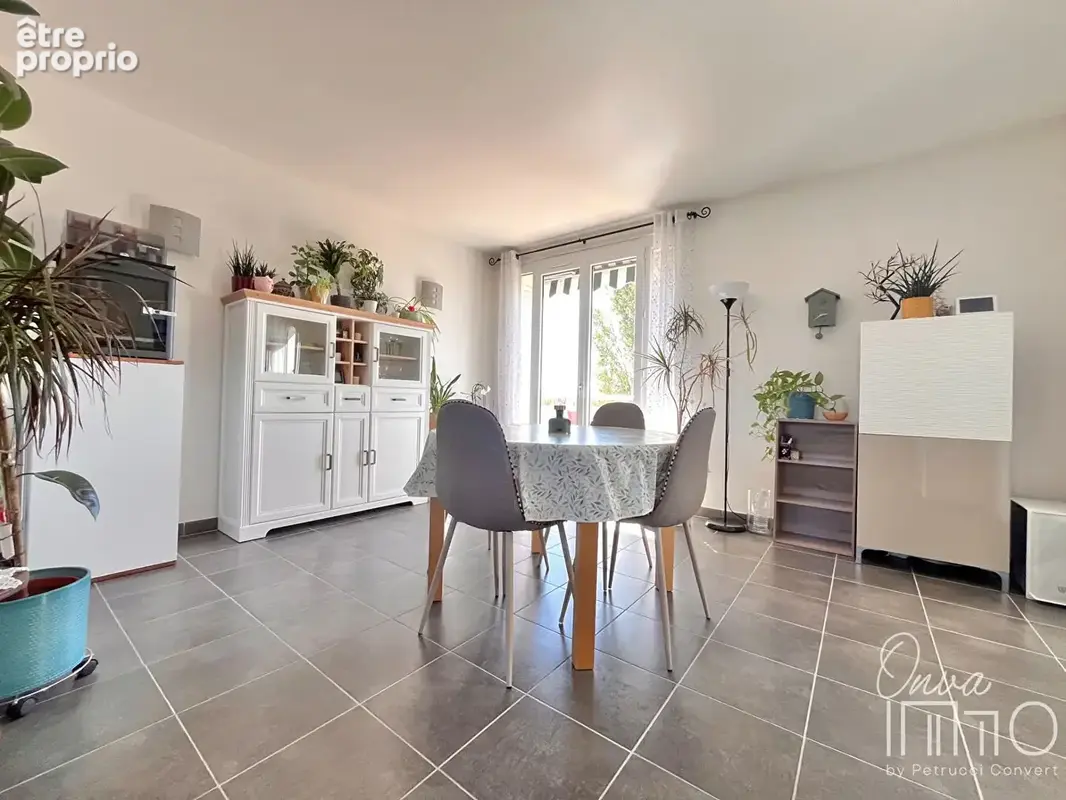 Rillieux Village - T3 65 m² lumineux avec balcon, cave et garage en option - photo 2