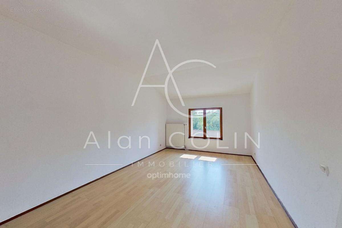 Maison en pierre de caractère – 170 m² habitables – beaux volumes – proche frontière luxembourgeoise - photo 14