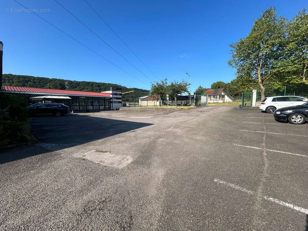 Commerce à LONGEVILLE-LES-SAINT-AVOLD