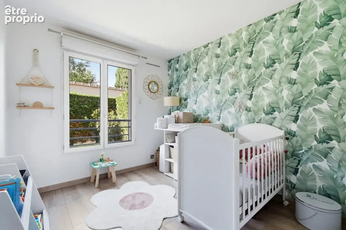Tres beau rez-de-jardin de 5 pieces a saint-cyr-l'ecole avec double box et cave - photo 9