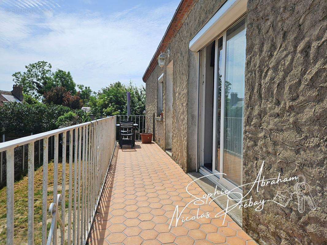 Maison avec sous-sol et terrain - photo 13