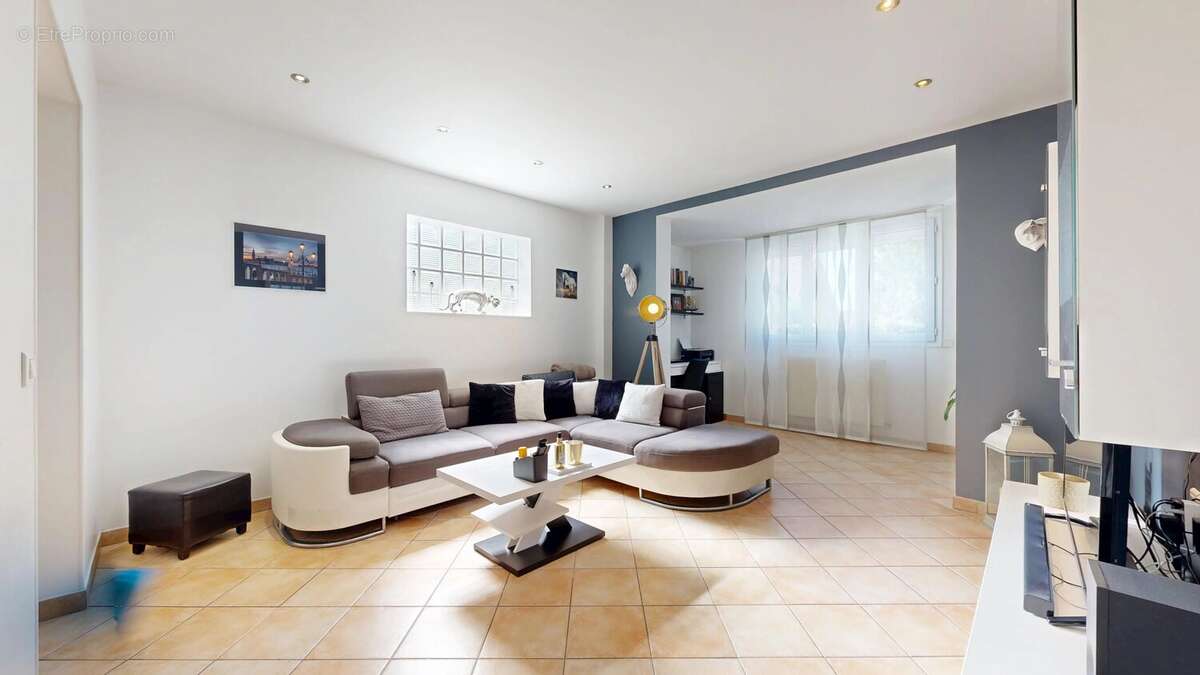 Maison 92 m² à Montfermeil  - photo 3