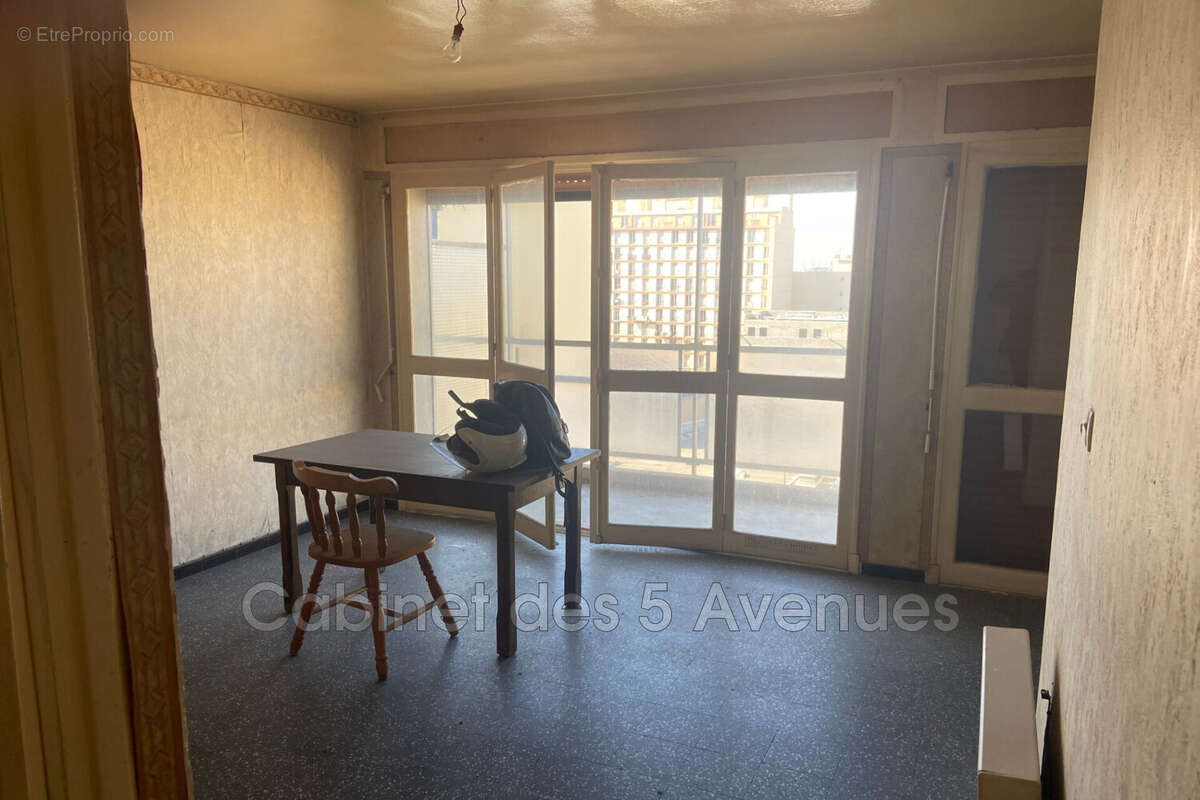 Appartement à MARSEILLE-2E