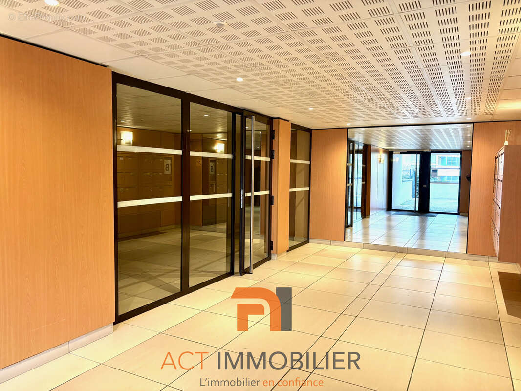Appartement à L'ARBRESLE