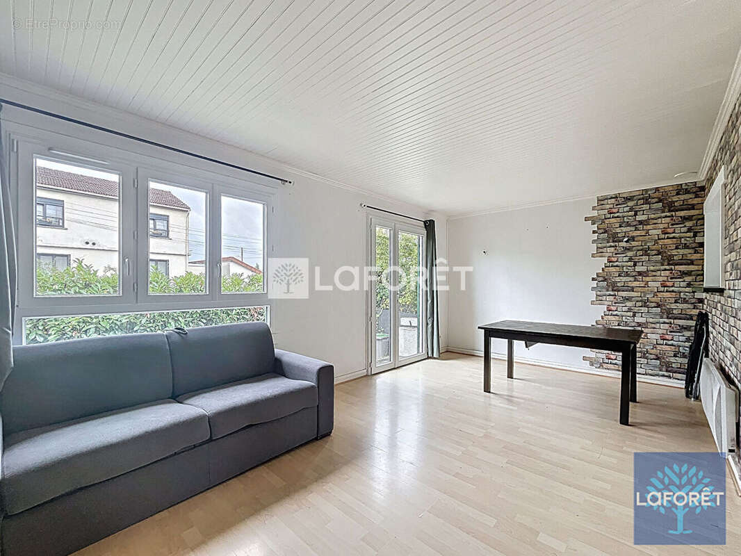 Maison à VIGNEUX-SUR-SEINE