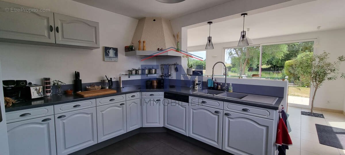 Maison 187 m² à Forges-Les-Eaux  - photo 2