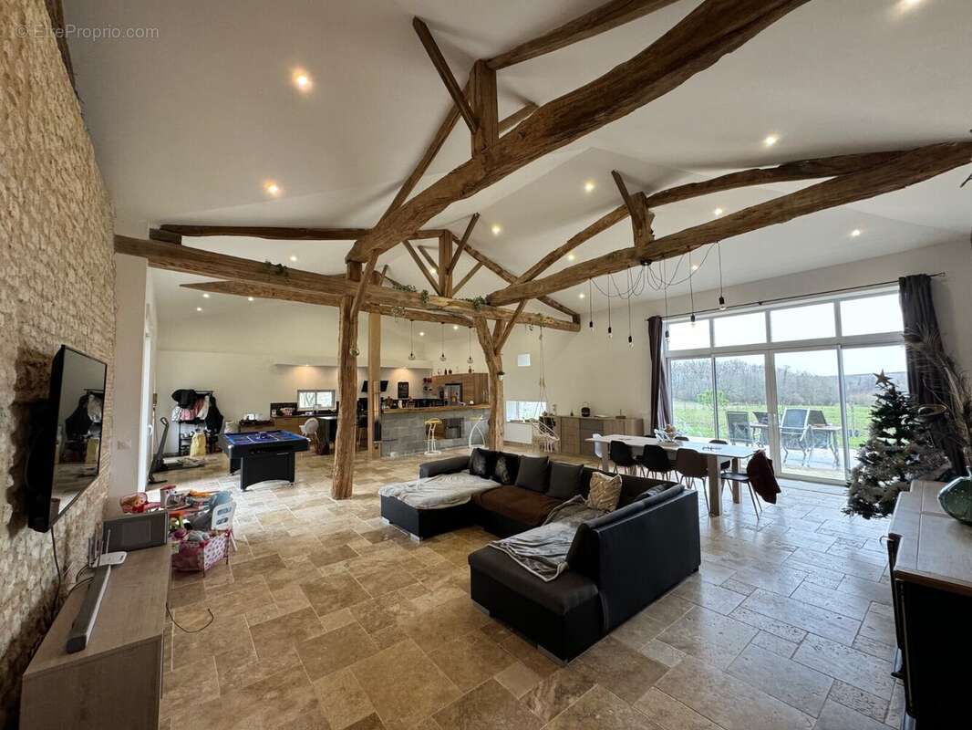 Maison 233 m² à Berneuil  - photo 52