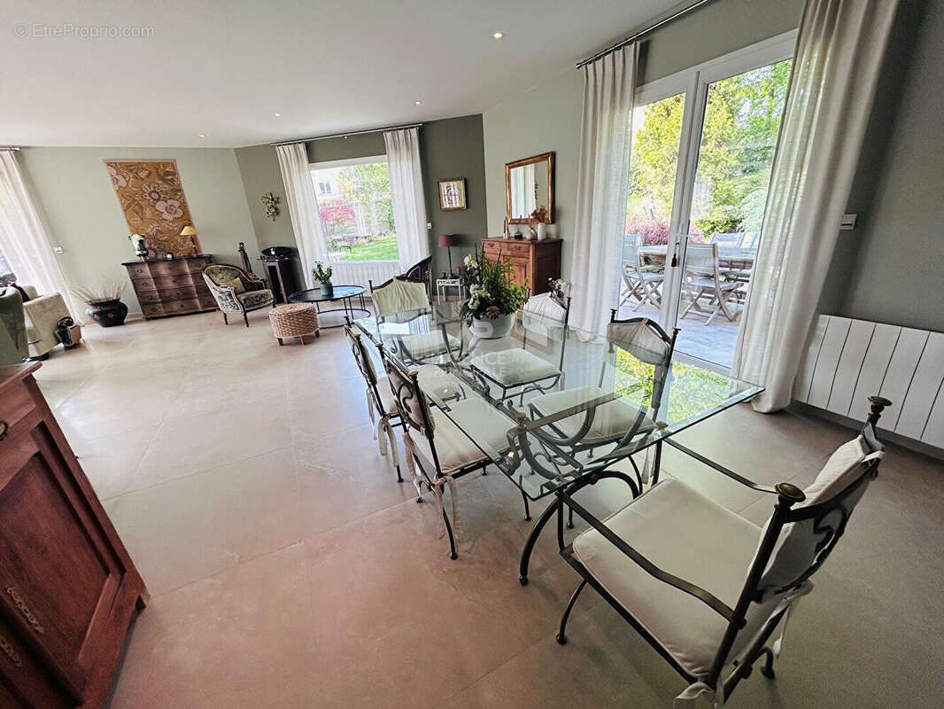 Maison Vaux Sur Seine 8 pièce(s) 203 m2 - photo 8