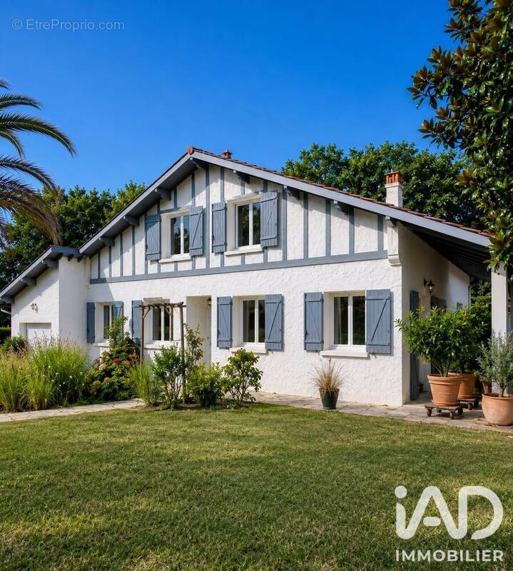 Photo 1 - Maison à ANGLET