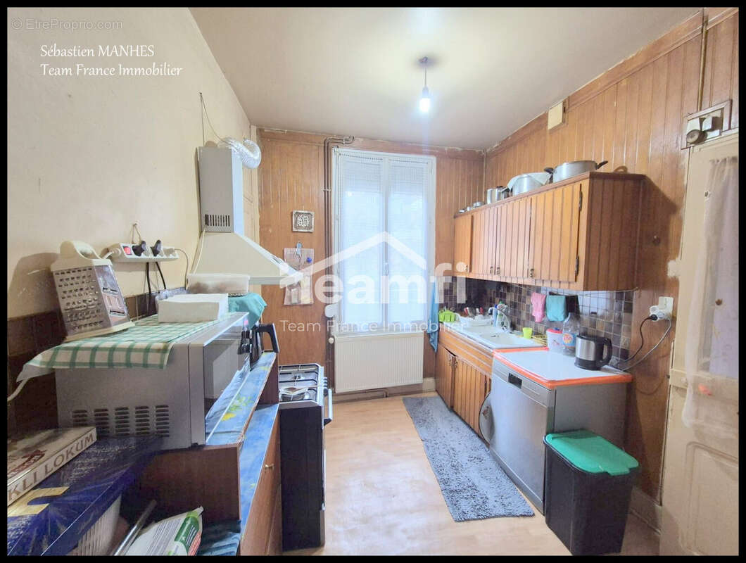 Maison à LA MONNERIE-LE-MONTEL