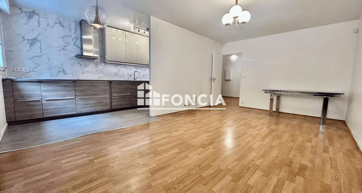 Appartement à LEVALLOIS-PERRET