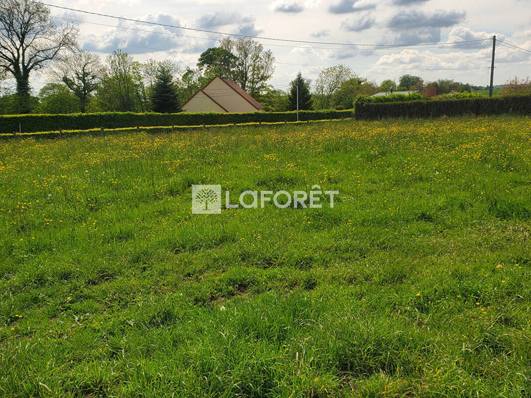 Terrain à AUNAY-SUR-ODON