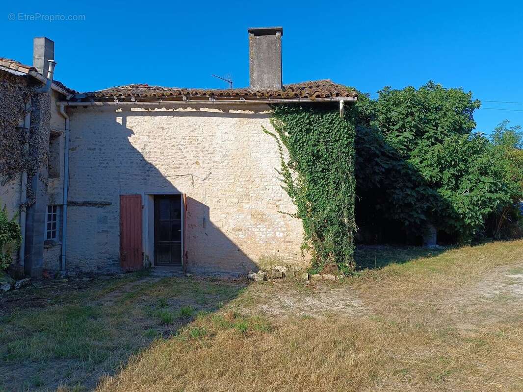 Maison à VILLEFAGNAN