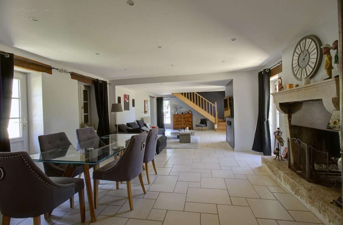 Maison Sainte Ouenne 6 pièce(s) 199 m2 - photo 9