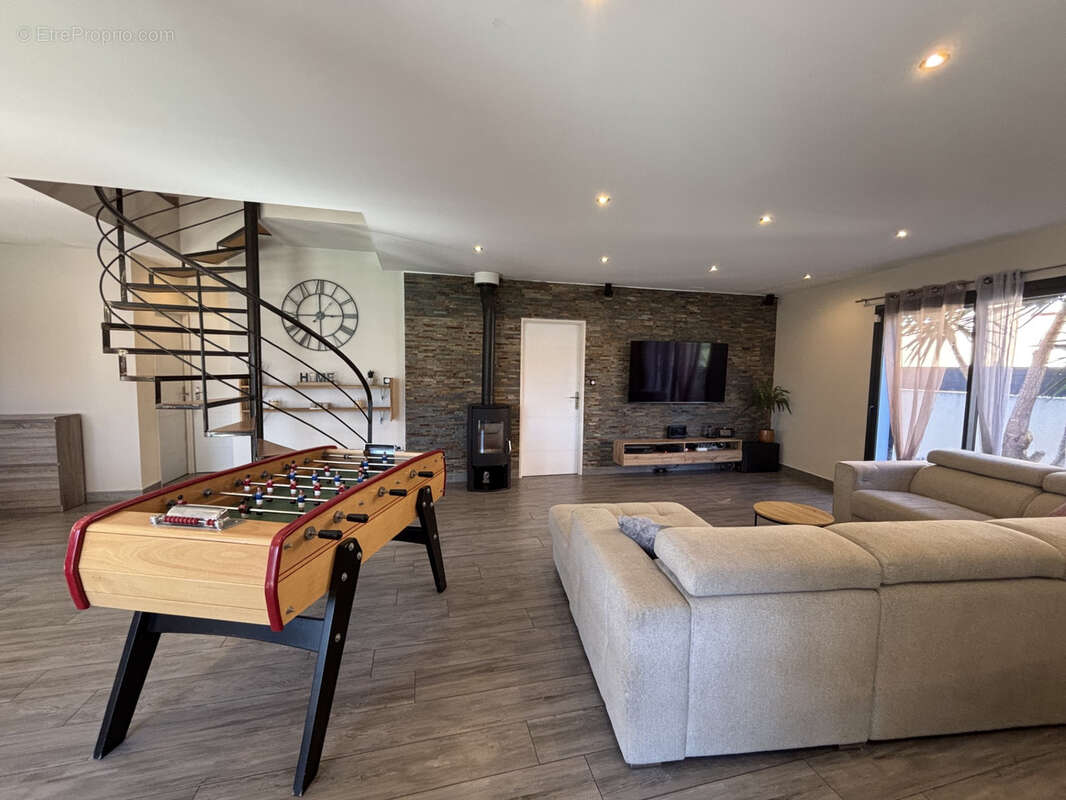 Maison à SAINT-JEAN-LASSEILLE