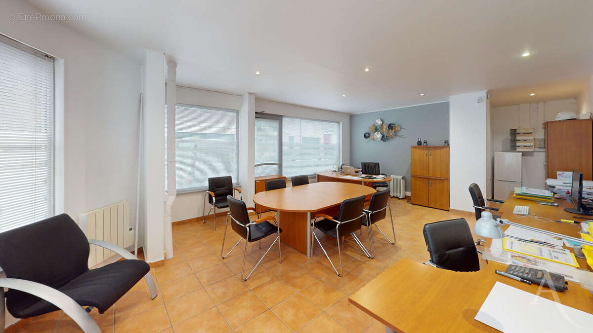 Commerce à MONTREUIL