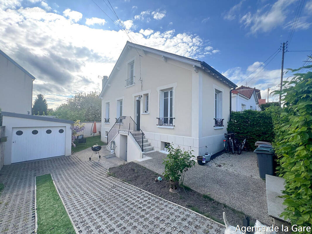 Maison à CARRIERES-SUR-SEINE