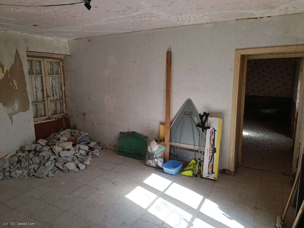 Maison à RUFFEC