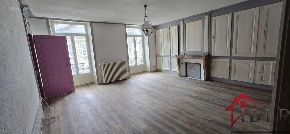 SALINS LES BAINS, Centre-Ville . Immeuble de rapport  289 m2 - photo 5